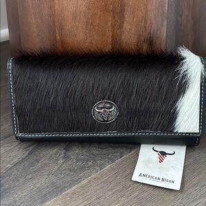American Bison Hair on Hide,Genuine Leather,5 card,1 ID,checks,2 zip,snap top